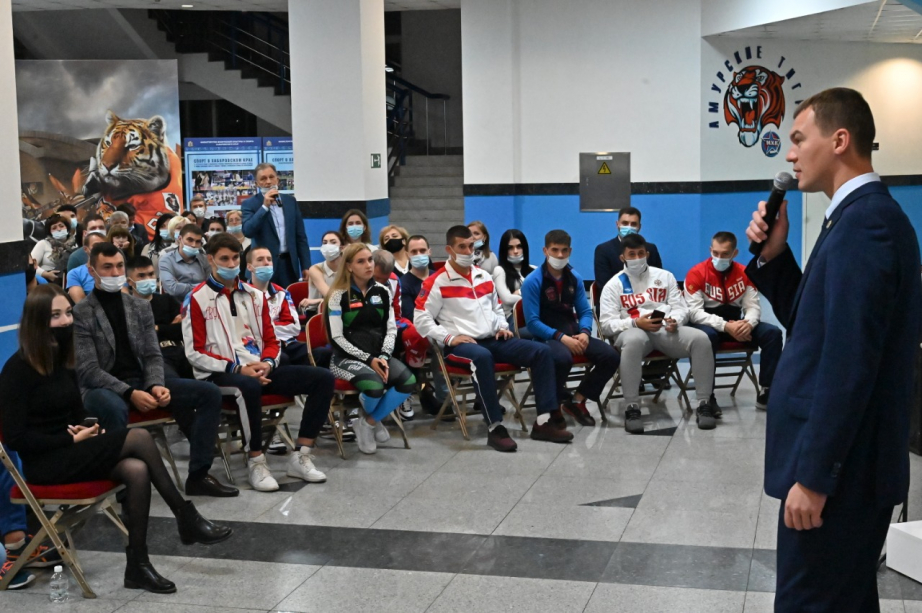 Михаил Дегтярев провел встречу с представителями спортивной общественности