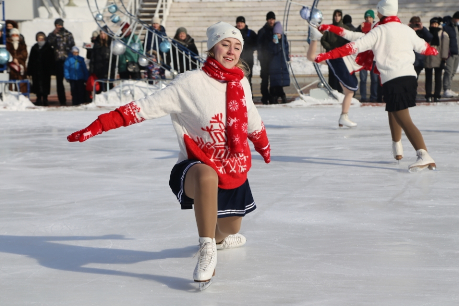 7 февраля на народном катке стадиона имени Ленина в четвёртый раз подряд прошёл большой праздник зимних видов спорта.